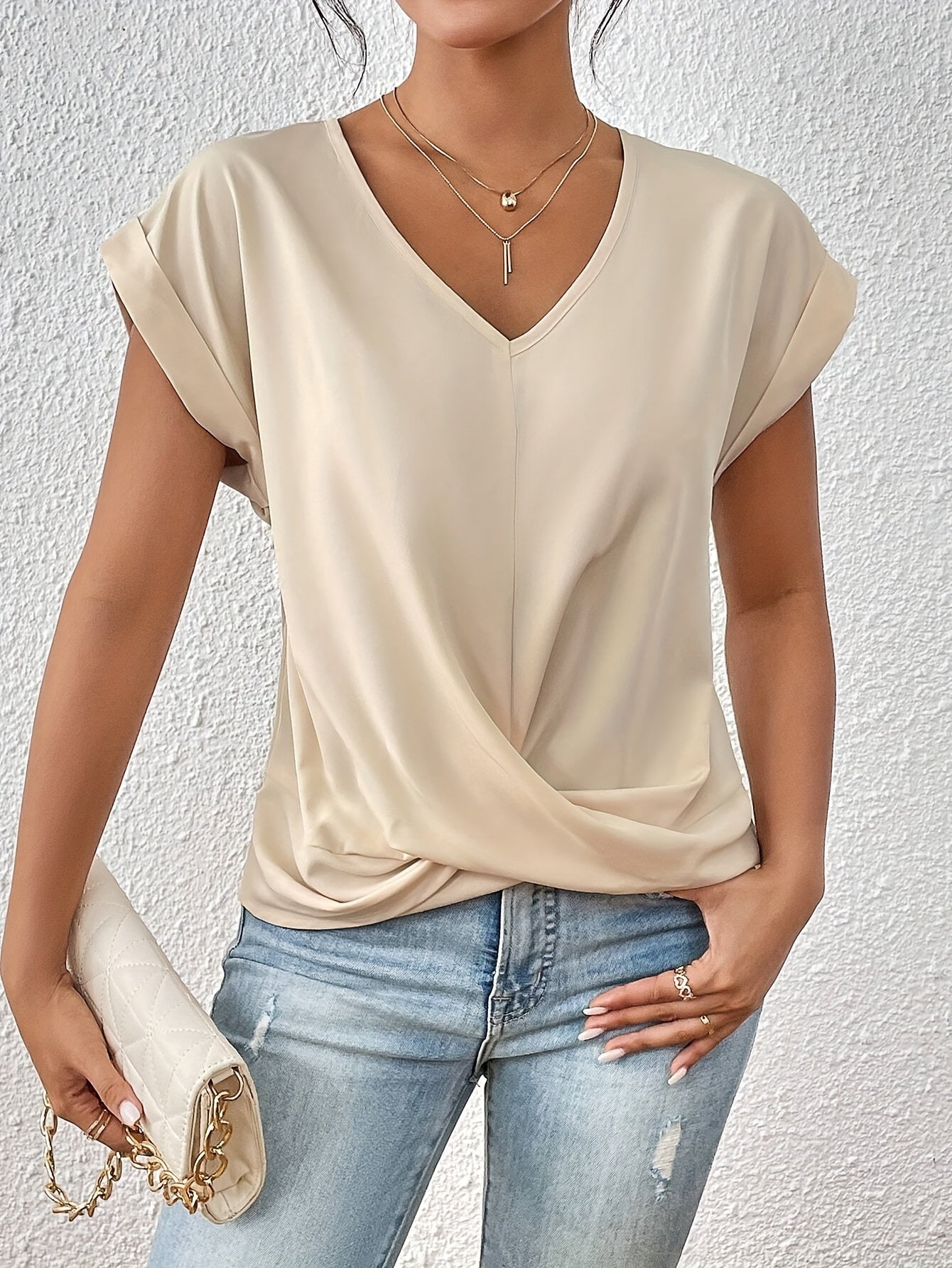 Zoe - The Sweetheart Neckline Casual T-Shirt